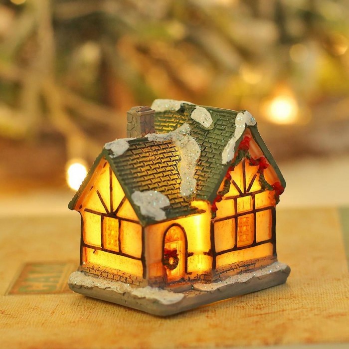 Artezan Christmas LED Table Top House Decoration 5.5*5.5*4.5cm Artezan Christmas LED Table Top House Decoration 5.5*5.5*4.5cm