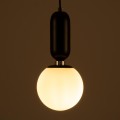GloboStar® MAVERICK 00945 Μοντέρνο Κρεμαστό Φωτιστικό Οροφής Μονόφωτο 1 x E27 Μαύρο Μεταλλικό Γυάλινο Μπάλα Φ15 x Υ33cm