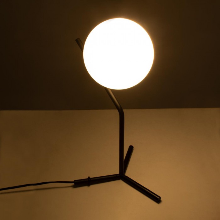 GloboStar® ELFIS 01100 Μοντέρνο Επιτραπέζιο Φωτιστικό Πορτατίφ Μονόφωτο 1 x E27 Λευκή Γυάλινη Μπάλα με Μεταλλικό Μαύρο Σώμα Φ15 x Υ41cm GloboStar® ELFIS 01100 Μοντέρνο Επιτραπέζιο Φωτιστικό Πορτατίφ Μονόφωτο 1 x E27 Λευκή Γυάλινη Μπάλα με Μεταλλικό Μαύρο Σώμα Φ15 x Υ41cm