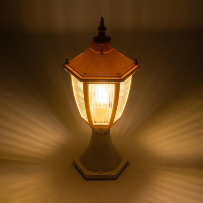 GloboStar® ENGLAND 202-0010 Vintage Επιδαπέδιο Φωτιστικό Φαναράκι Μονόφωτο 1 x E27 IP44 Λευκό & Διάφανο Πλαστικό - Μ20 x Π20 x Υ45cm