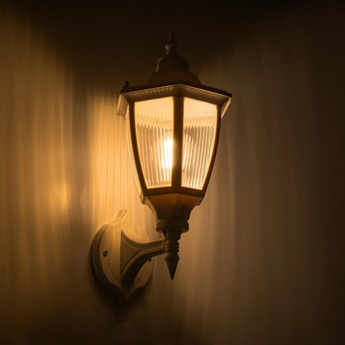 GLOBOSTAR® ENGLAND 202-0012 Vintage Φωτιστικό Τοίχου - Απλίκα με Ντουί 1 x E27 AC 220-240V IP44 - Λευκό - Μ25 x Π20 x Υ42cm