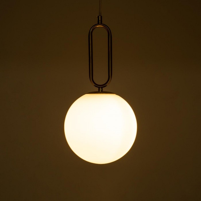 GloboStar® BELLISSIMO 61486 Μοντέρνο Κρεμαστό Φωτιστικό Μπάλα Μονόφωτο 1 x E27 IP20 Λευκό Γυαλί με Χρυσό Μέταλλο - Μ20 x Π20 x Υ42cm