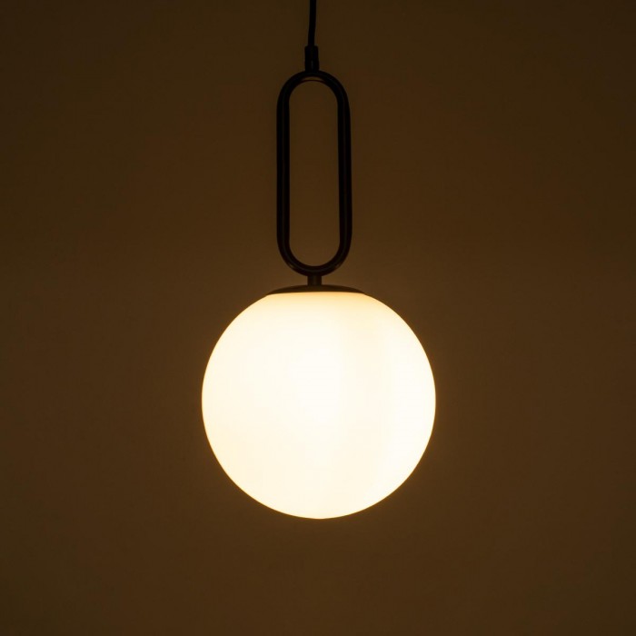 GloboStar® BELLISSIMO 61489 Μοντέρνο Κρεμαστό Φωτιστικό Μπάλα Μονόφωτο 1 x E27 IP20 Λευκό Γυαλί με Μαύρο Μέταλλο - Μ20 x Π20 x Υ42cm