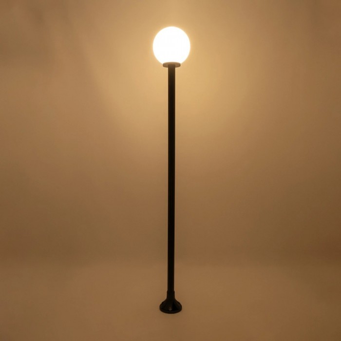 GLOBOSTAR® AGROS 61597 Φωτιστικό Κολωνάκι Κήπου με Ντουί 1 x E27 AC 220-240V Αδιάβροχο IP65 - Λευκό & Μάυρο - Μ30 x Π30 x Υ240cm GLOBOSTAR® AGROS 61597 Φωτιστικό Κολωνάκι Κήπου με Ντουί 1 x E27 AC 220-240V Αδιάβροχο IP65 - Λευκό & Μάυρο - Μ30 x Π30 x Υ240cm