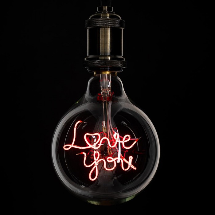 GLOBOSTAR® LOVE YOU 99260 Λάμπα E27 G125 LED 4W 340lm 360° AC 220-240V IP20 Κόκκινο Dimmable - Filament Chip - Διάφανο - Μ12.5 x Π12.5 x Υ18cm - 3 Χρόνια Εγγύηση